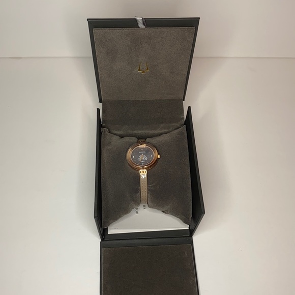 NIB Bulova x Disney Cinderella Coach Watch - Picture 5 of 7